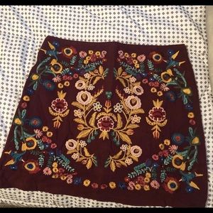Embroidered skirt